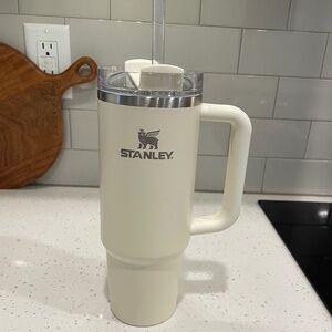 Stanley 30 oz Quencher H2.0 Flowstate Tumbler